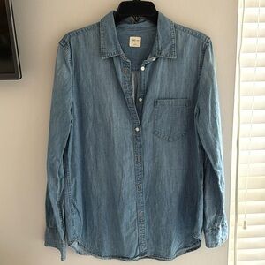 Gap denim button down • L